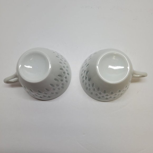 Lot of 4 Arabia of Finland 2 Cup 2 Saucers Vintage White Rice (Grains) Porcelain - Picture 7 of 7